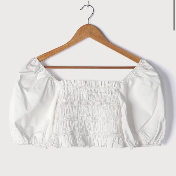 Lulu’s white crop top - Picture 2 of 2